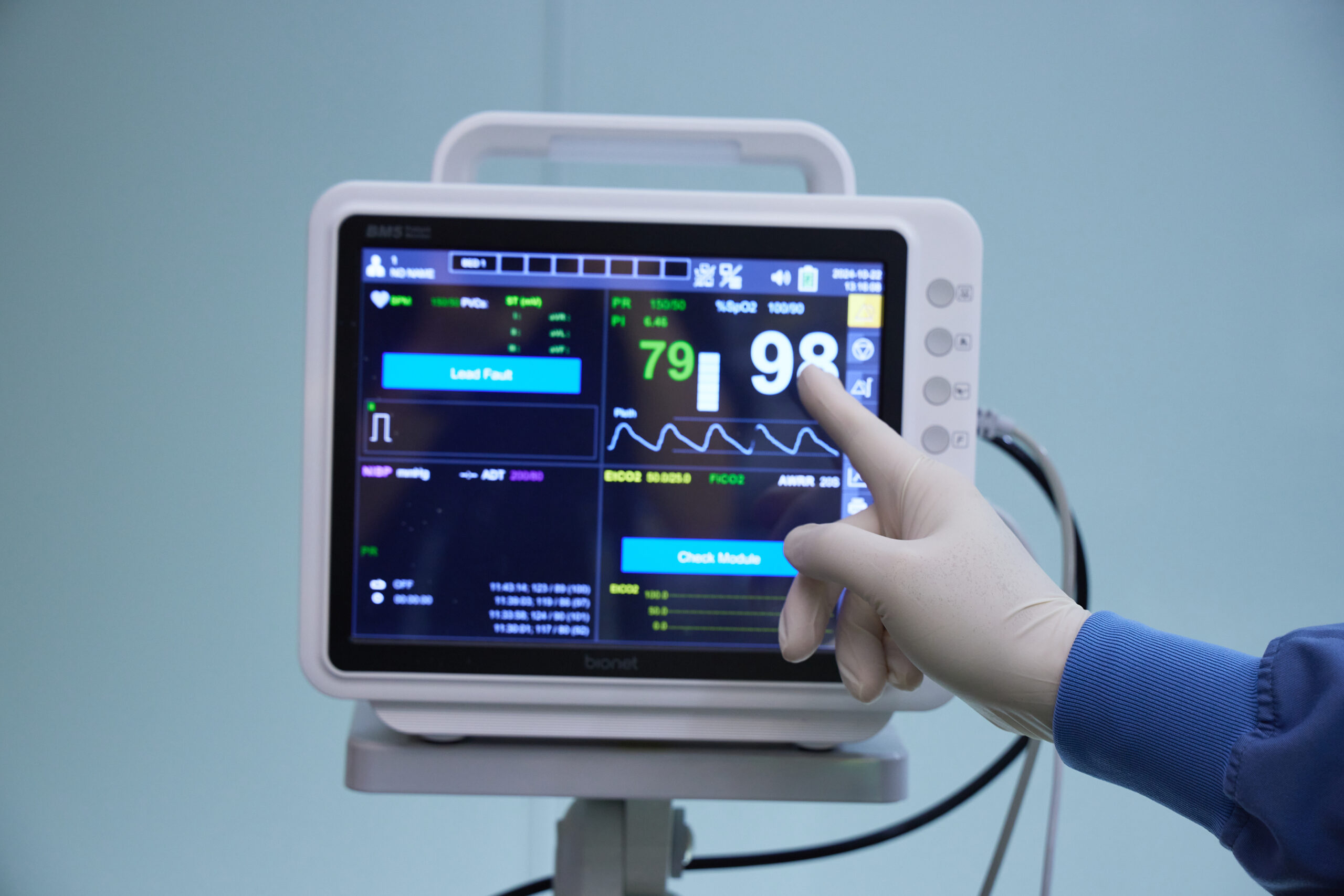 디지털 가이드 임플란트 시술